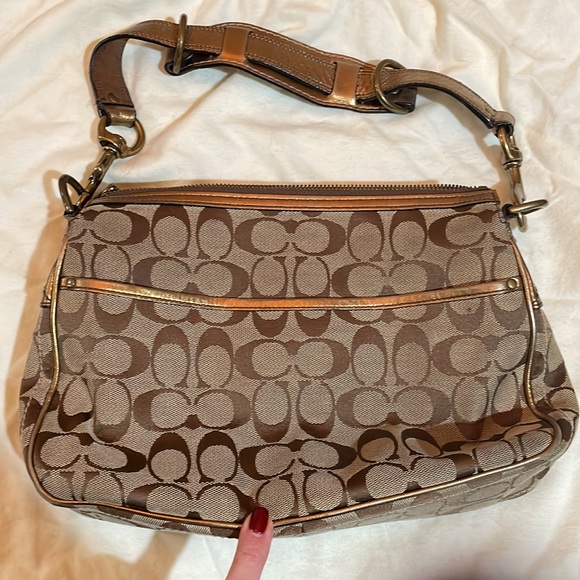 Coach shoulder bag. monogram, brown suede, gold leather, brass metal - Picture 2 of 6